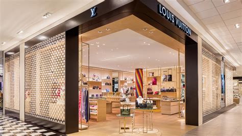 louis vuitton restaurant new york|louis vuitton bloomingdale's.